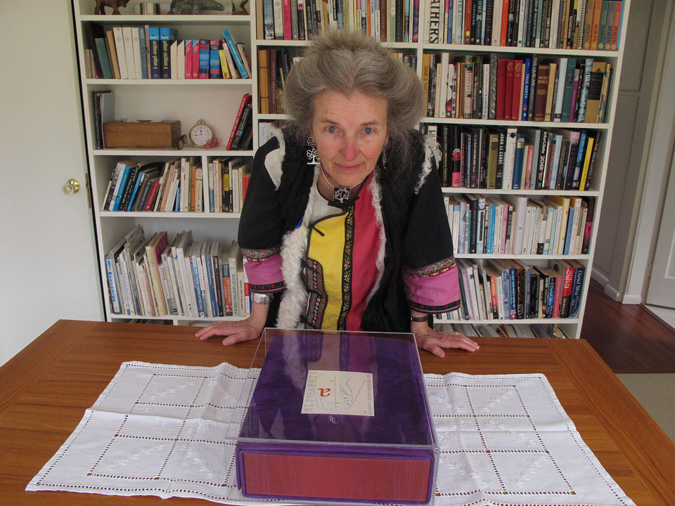 Portrait de l’artiste Lucie Lambert (Afficher en plein écran)