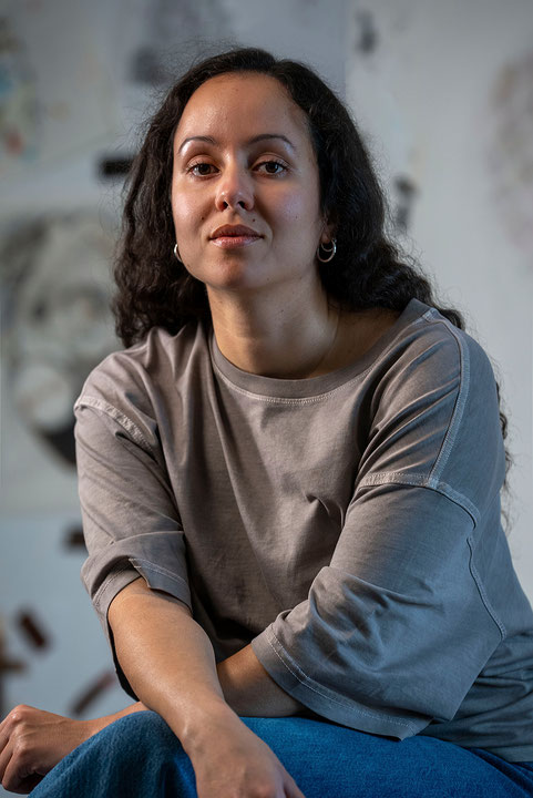 Portrait de l’artiste Laïla Mestari (Afficher en plein écran)