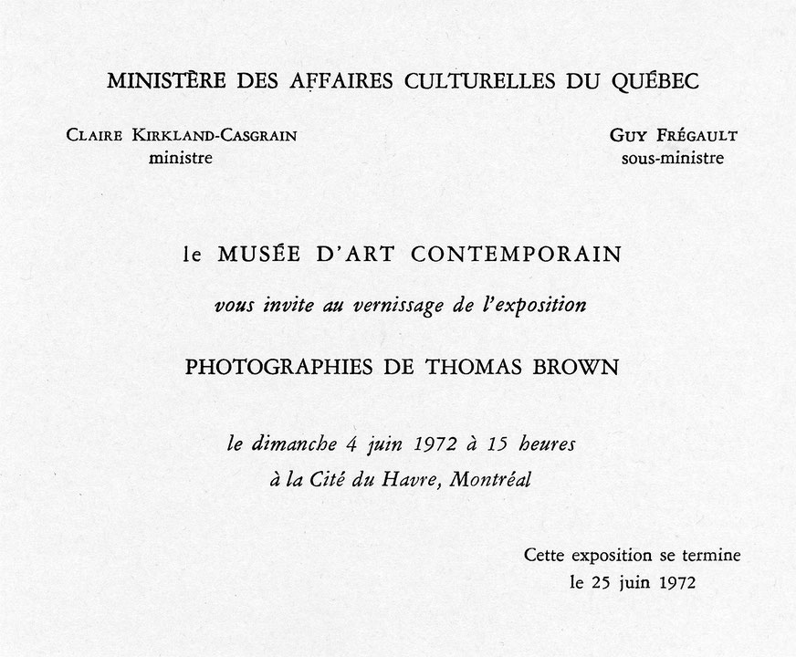 Recto du carton d’invitation de l’exposition Photographies de Thomas Brown