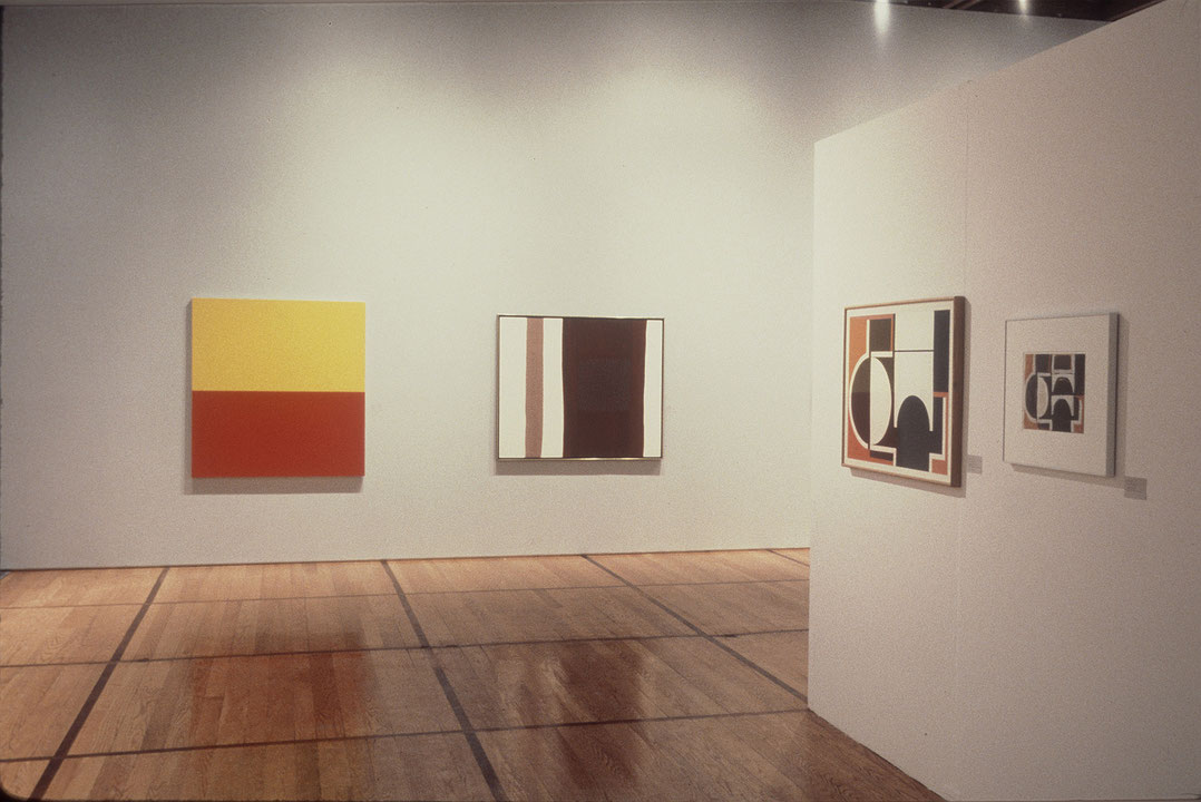 Vue de salle de l’exposition Dix ans de propositions géométriques : le Québec, 1955-1965