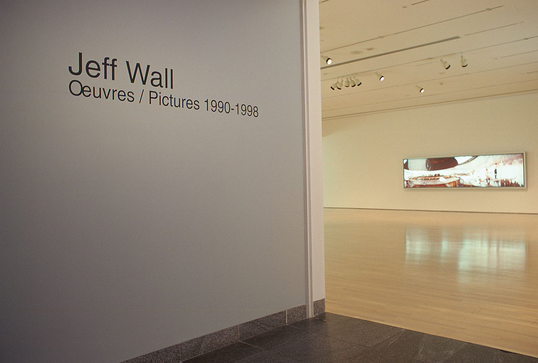 Vue de salle de l’exposition Jeff Wall : Œuvres 1990-1998 (Afficher en plein écran)