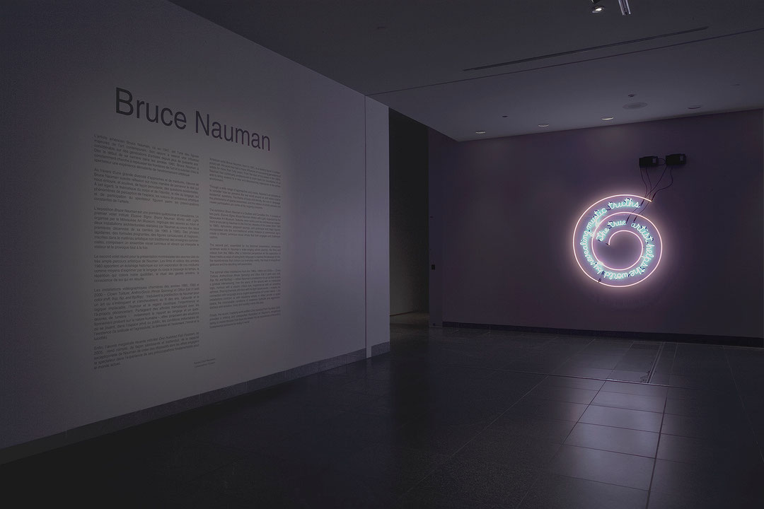 Vue de salle de l’exposition Bruce Nauman (Afficher en plein écran)