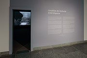Vue de salle de l’exposition Jonathas de Andrade : 4 000 Disparos