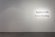 Vue de salle de l’exposition Sophie Calle : Pour la dernière et pour la première fois