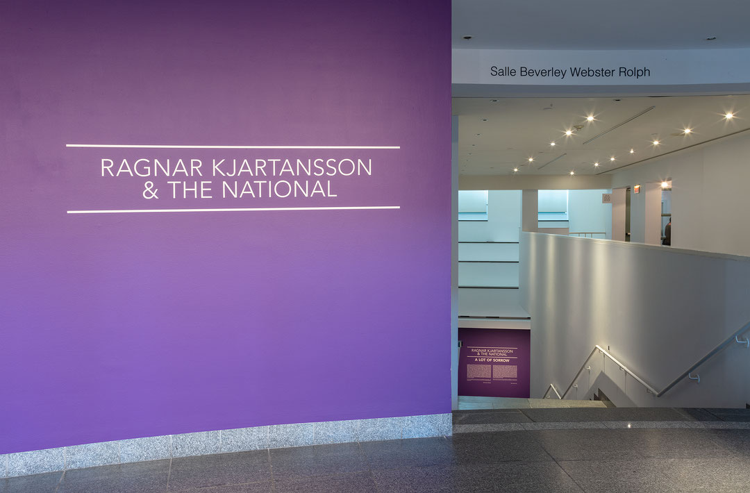 Vue de salle de l’exposition Ragnar Kjartansson & The National: A Lot of Sorrow (Afficher en plein écran)