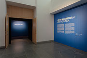 Vue de salle de l’exposition John Akomfrah : Vertigo Sea