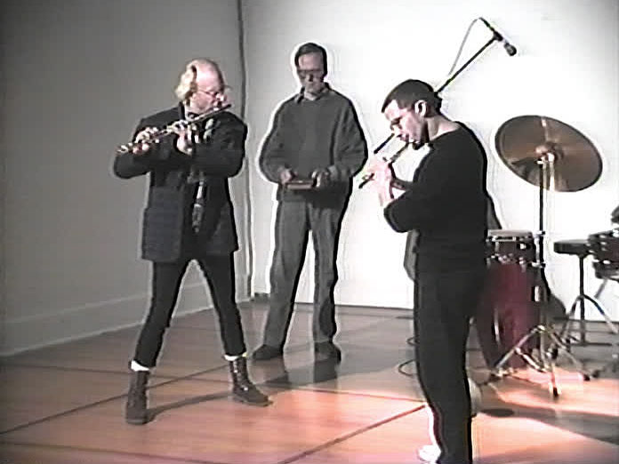 Collection documentaire de l’événement Moments musicaux : un événement musique-performance de Don Druick, John Heward et Denis Lessard (Afficher en plein écran)