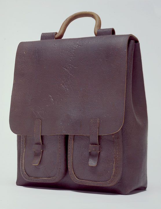Photo de l’œuvre Un sac d’aviateur de Georget Cournoyer (Afficher en plein écran)