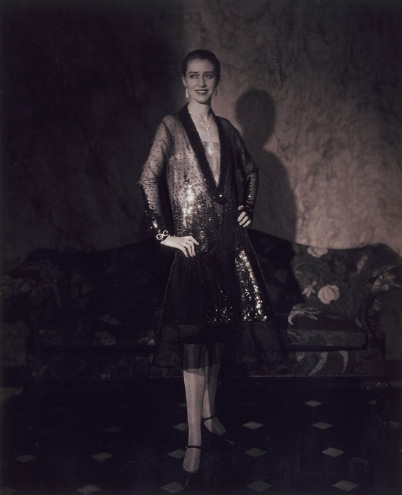 Photo de l’œuvre The Cheruit Gown (Marion Moorehouse - Mrs E.E. Cummings) de Edward Steichen (Afficher en plein écran)