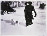 Photo de l’œuvre Femme avec manteau de fourrure de Jacques-Henri Lartigue