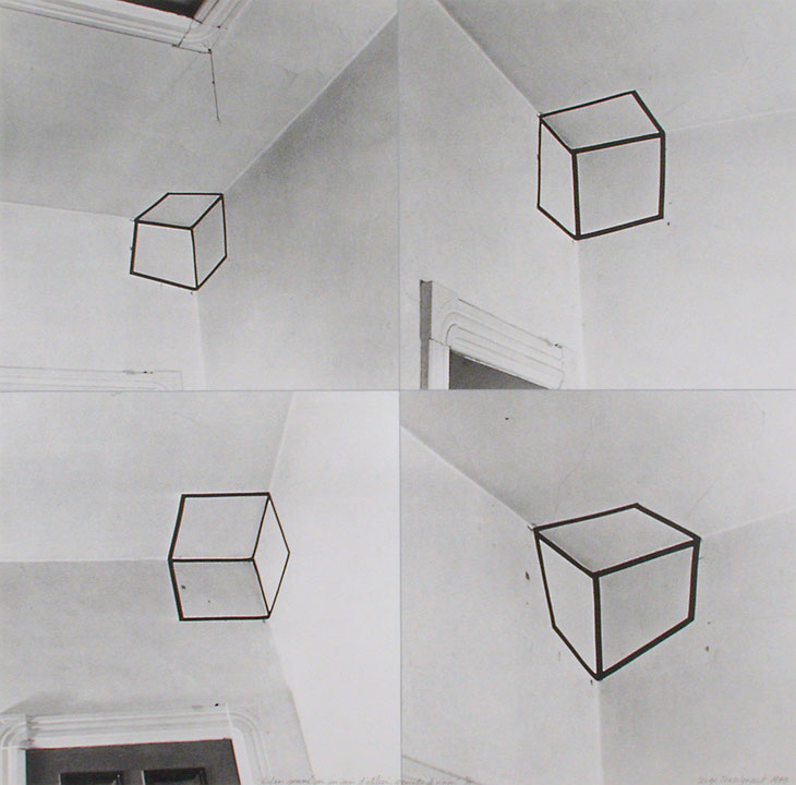 Photo de l’œuvre Ruban gommé sur un coin d’atelier 4 points de visions de Serge Tousignant (Afficher en plein écran)
