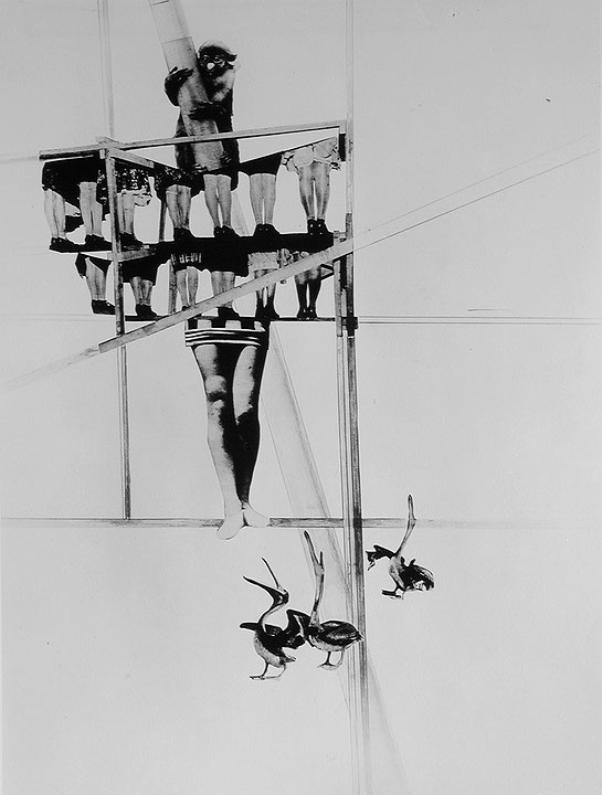 Photo de l’œuvre Das Weltgebaude (tirée de l’album « Sans titre », 1925 - 1927) de László Moholy-Nagy (Afficher en plein écran)