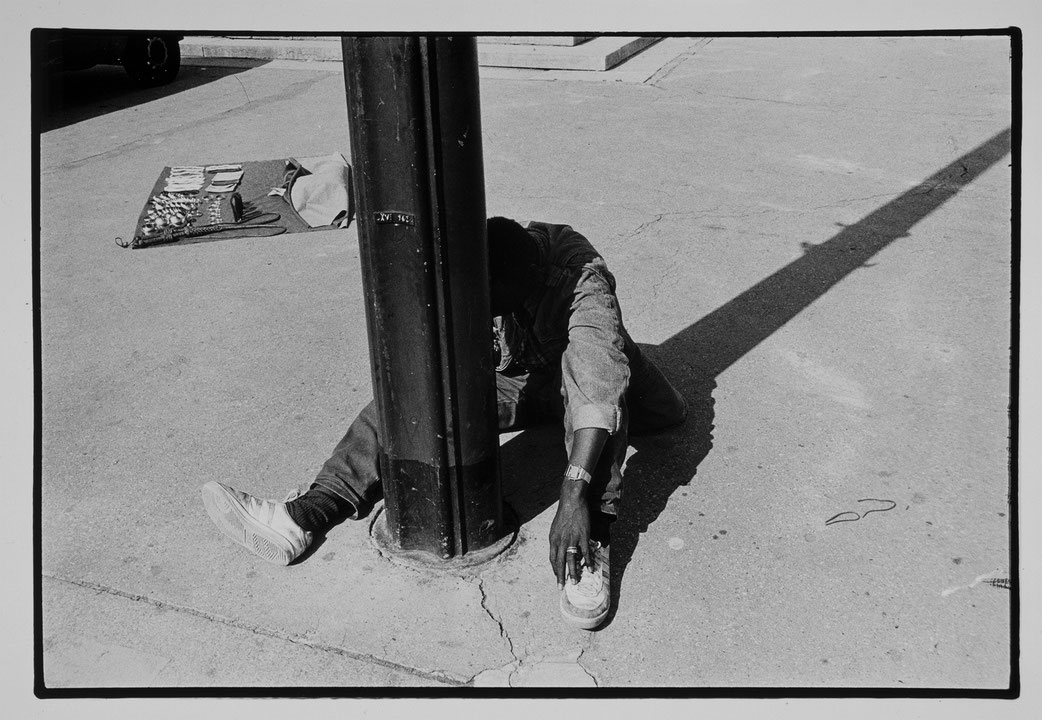 Photo de l’œuvre Paris, France (de la série « Notes urbaines, suite européenne », 1984 - 1987) de Serge Clément (Afficher en plein écran)
