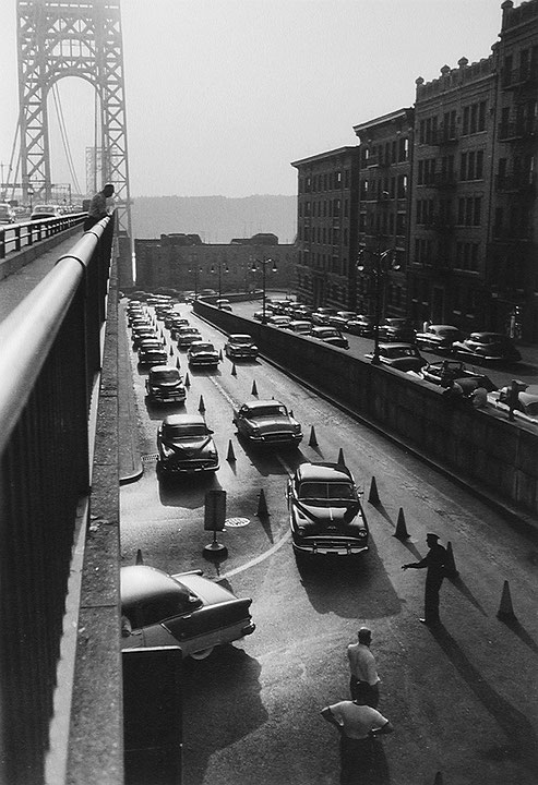 Photo de l’œuvre Approach to the George Washington Bridge de George S. Zimbel (Afficher en plein écran)