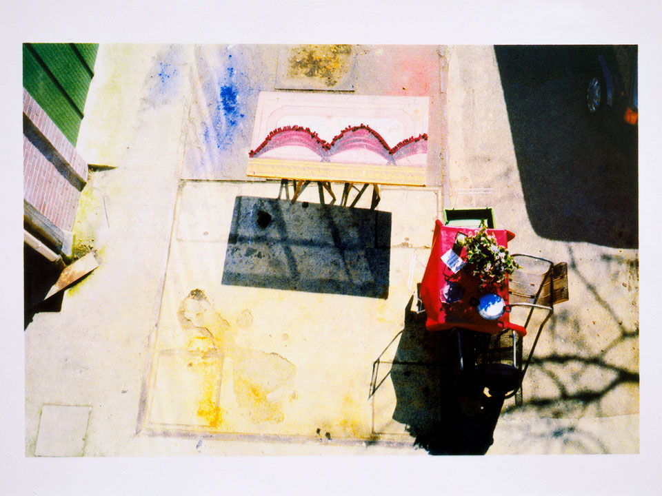 Photo de l’œuvre Sol, rue de la Fraternité de Michèle Waquant (Afficher en plein écran)