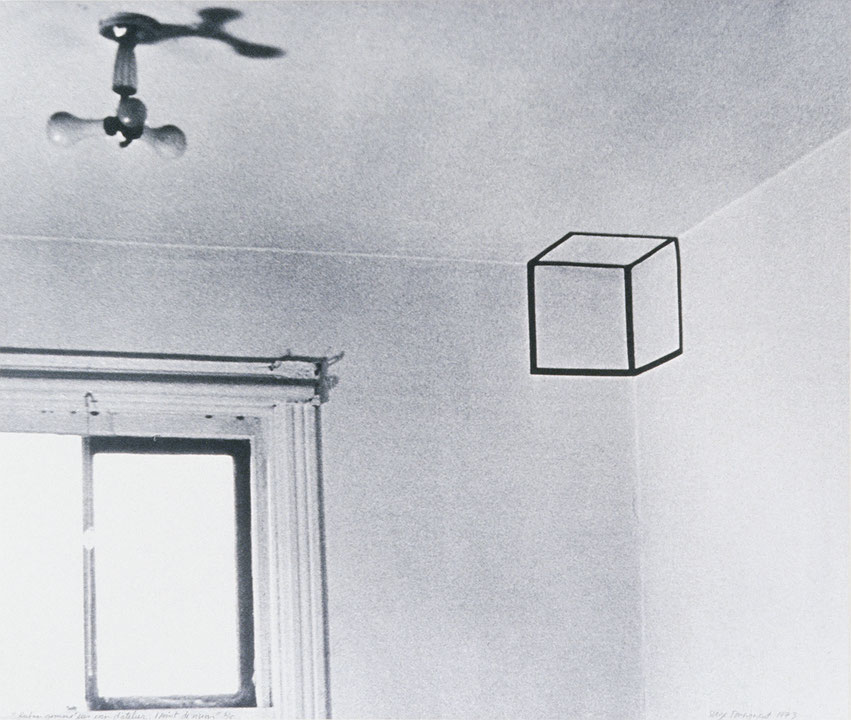 Photo de l’œuvre Ruban gommé sur un coin d’atelier, 1 point de vision de Serge Tousignant (Afficher en plein écran)