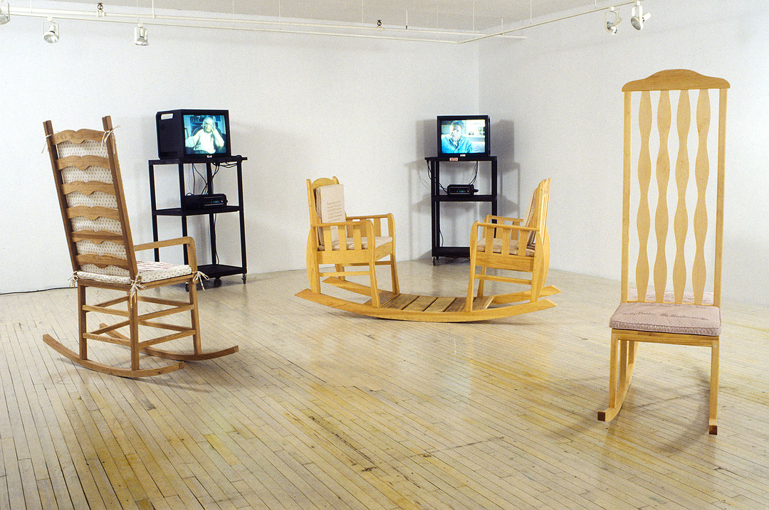 Photo de l’œuvre Rocking Chair with Sideways de Naomi London (Afficher en plein écran)