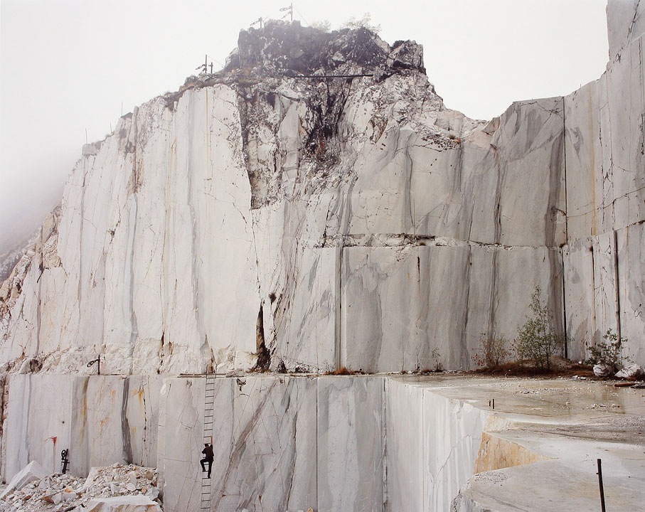 Photo de l’œuvre Carrara Marble Quarries No. 11, Carrara, Italy de Edward Burtynsky (Afficher en plein écran)