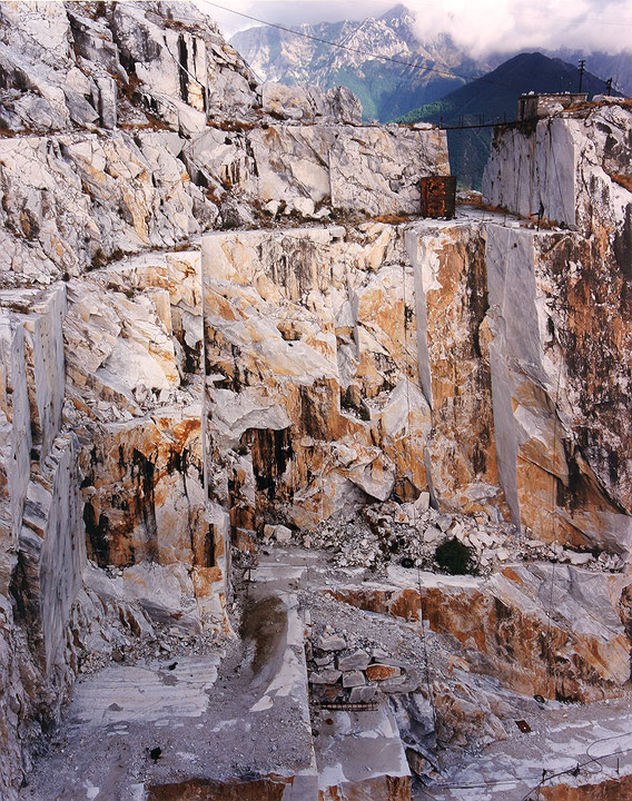 Photo de l’œuvre Carrara Marble Quarries No. 26, Carrara, Italy de Edward Burtynsky (Afficher en plein écran)