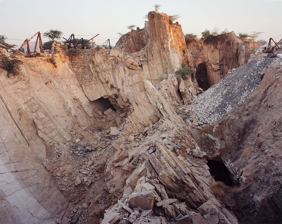 Photo de l’œuvre Makrana Marble Quarries No. 8, Rajasthan, India de Edward Burtynsky (Afficher en plein écran)