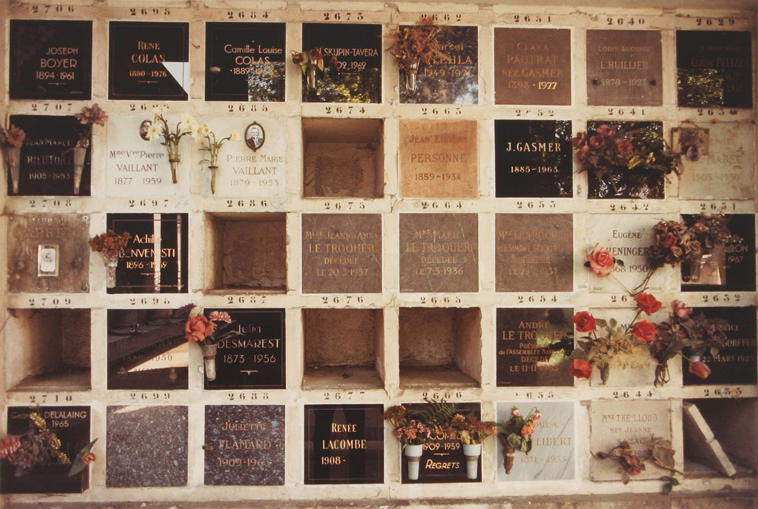 Photo de l’œuvre Père Lachaise de Betty Goodwin (Afficher en plein écran)