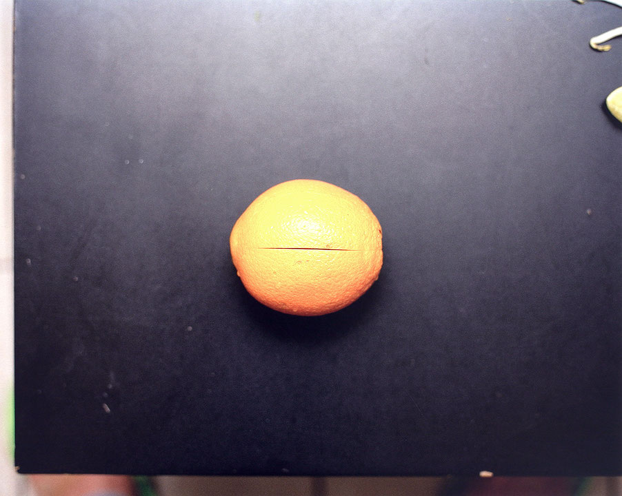 Photo de l’œuvre Cut Orange de Chih-Chien Wang (Afficher en plein écran)