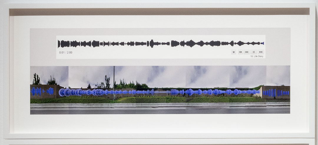 Photo de l’œuvre Onde sonore « extrudée »; A (de l’installation « Bleu de bleu », 2015-2018) de Alain Paiement (Afficher en plein écran)