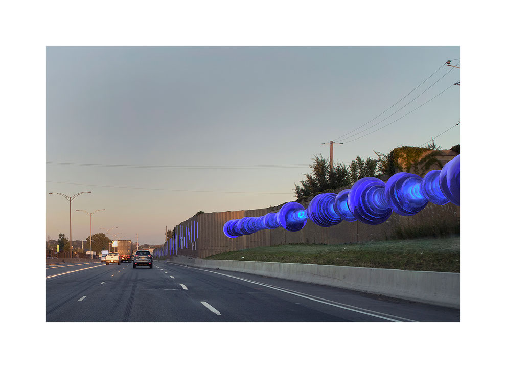 Photo de l’œuvre Onde sonore « extrudée »; B (de l’installation « Bleu de bleu », 2015-2018) de Alain Paiement (Afficher en plein écran)