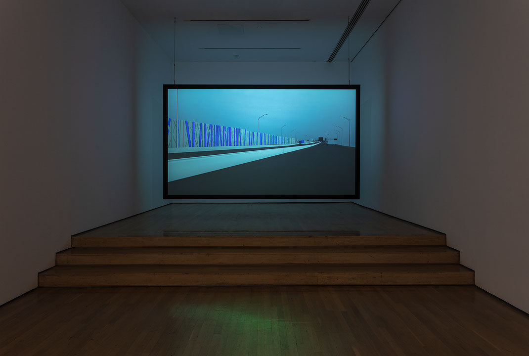 Photo de l’œuvre Bleu de bleu, trajet sur l’autoroute 20 (de l’installation « Bleu de bleu », 2015-2018) de Alain Paiement (Afficher en plein écran)