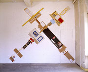 Photo de l’œuvre X 25 (Croix) de Thomas Hirschhorn